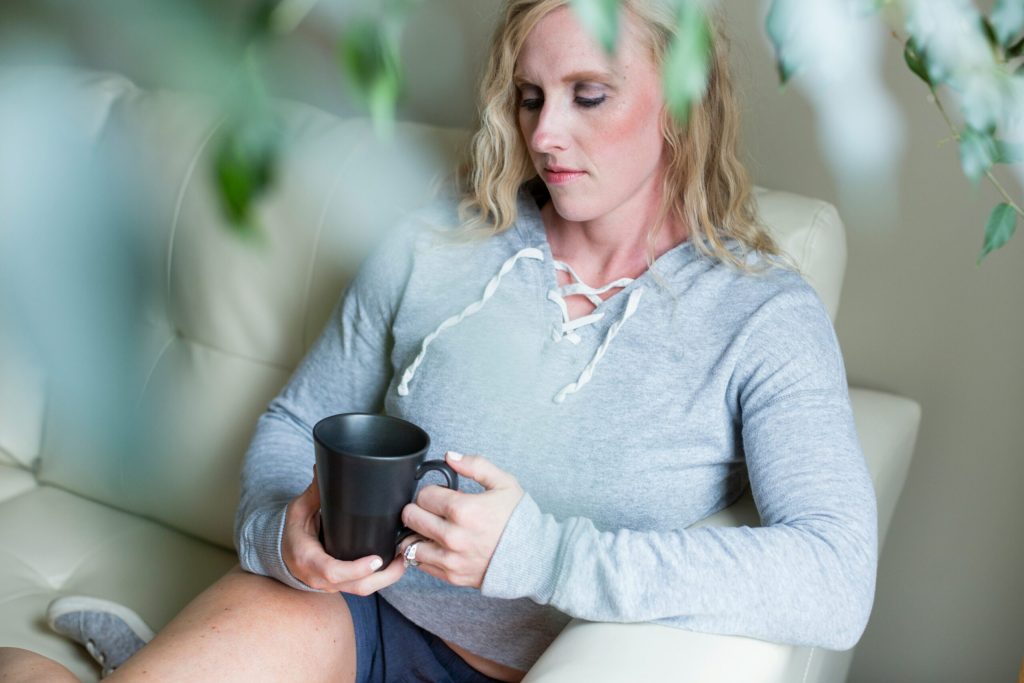 vrouw met burn-out of overgang