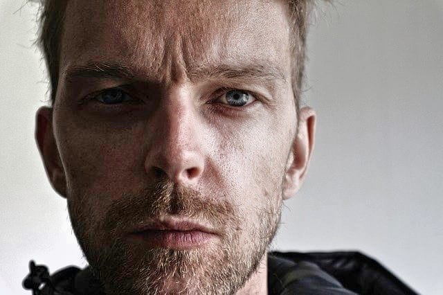 Man met angst bij burn-out