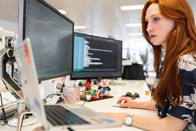 re-integratie na burn-out, vrouw die re-integreert